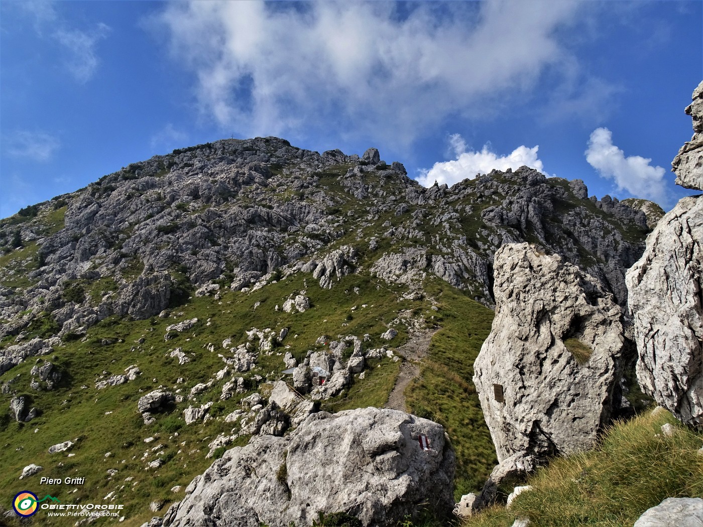 61 Vista su Cima Croce (1975 m).JPG